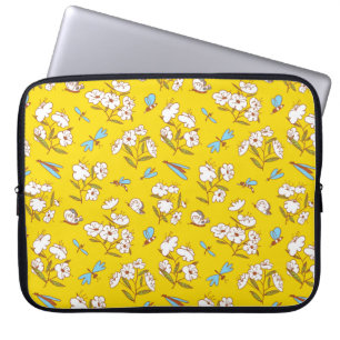 Summer seamless pattern with blossoming plants and laptop sleeve