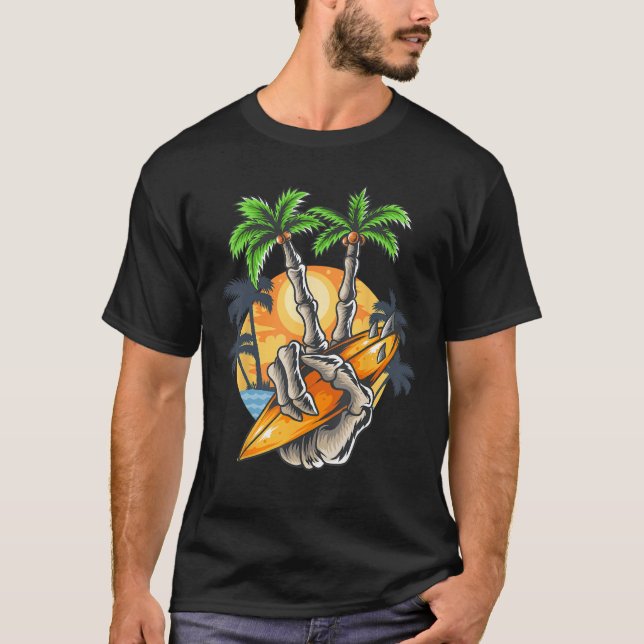 Summer skull coconut tree finger holding beach sur T-Shirt (Front)
