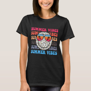 Summer Vibes 2022 Leopard Smile Face Retro Vintage T-Shirt