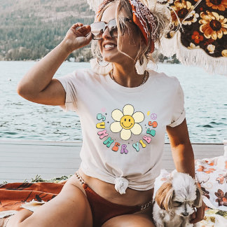 Summer Vibes, Smiling Daisy Retro Vintage Boho  T-Shirt