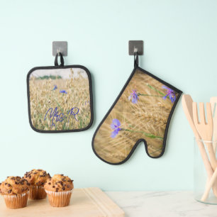 Summer wheat field with blue cornflowers oven mitt & pot holder set