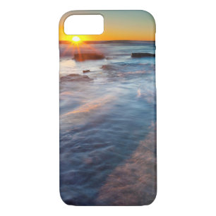 Sun rays illuminate the Pacific Ocean iPhone 8/7 Case