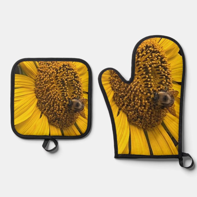 Sunflower and Bumblebee Oven Mitt Set (Front)