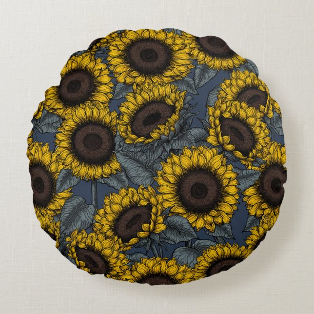 Sunflower field 2 round cushion (Front)