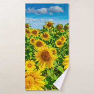 Sunflower field in summer sunny day. Picturesque l Bath Towel