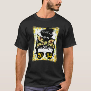 Sunflower Mom Born In 2004 Birthday Gardening Woma T-Shirt