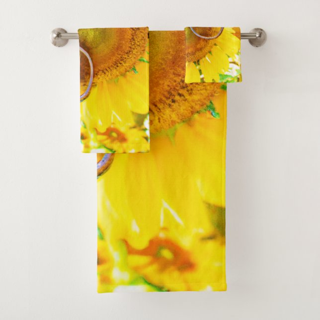 Sunflower Shades Chic Bath Towel Set (Insitu)