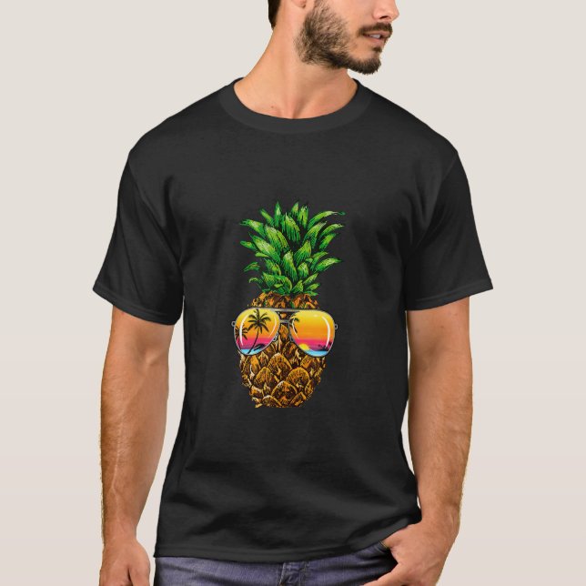 Sunglasses Pineapple Aloha Hawaii Luau Hawaiian Va T-Shirt (Front)