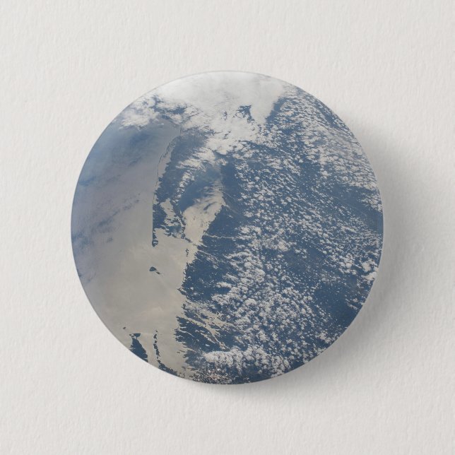 Sunglint On The Massachusetts Coastline. 6 Cm Round Badge (Front)