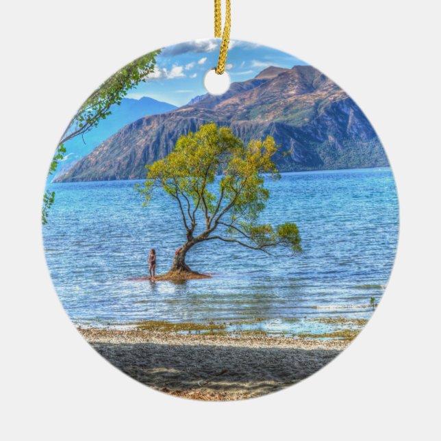 Sunning Lake Wanaka New Zealand Sea island gifts Ceramic Tree Decoration (Front)