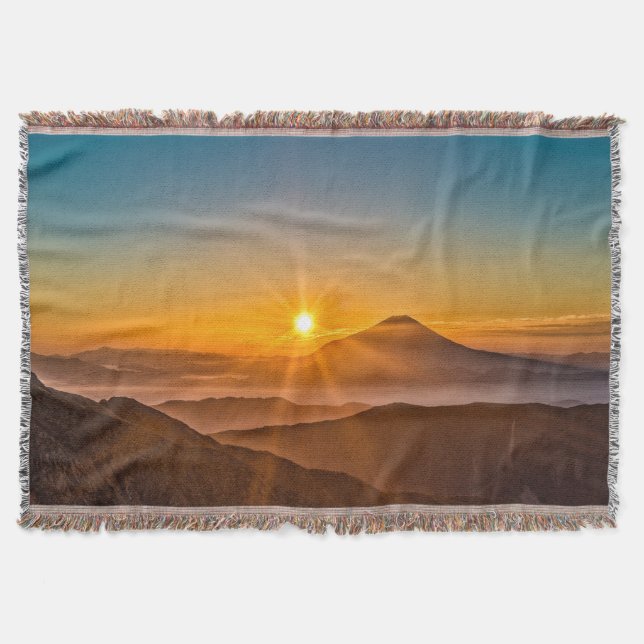 Sunrise between the hills throw blanket (Front)