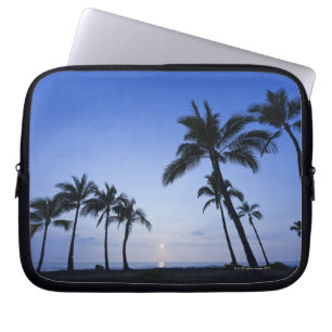 Sunset on Kahaluu Bay in Kona,Hawaii Laptop Sleeve