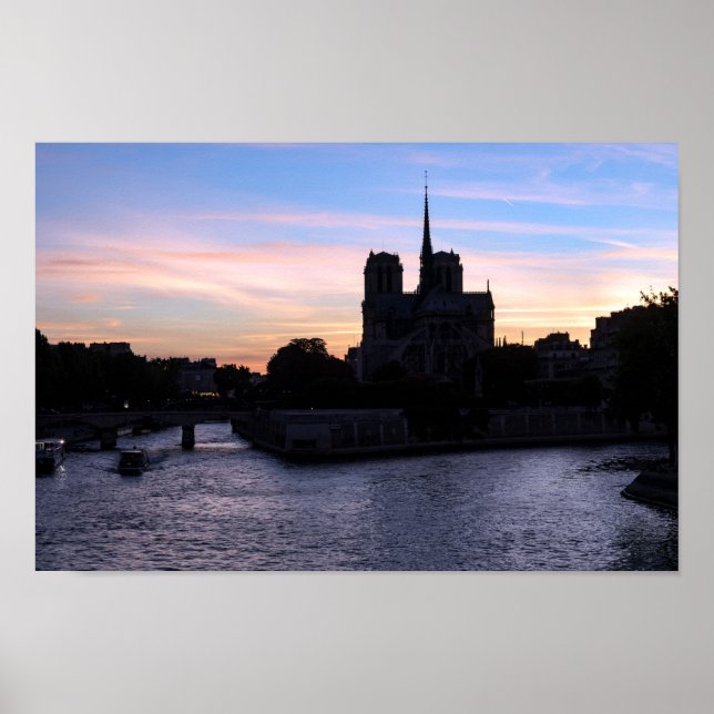 Sunset on Notre Dame de Paris Poster (Front)