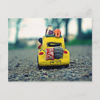 Sur la route des vacances. postcard