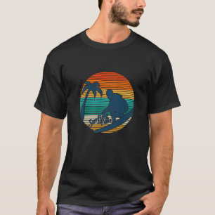 Surfer Retro Sun Vintage Surfing Surfboard Beachwe T-Shirt