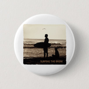 surfing the break 6 cm round badge