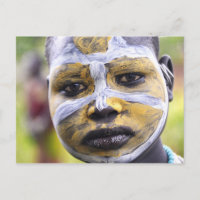Surma girl with painted face