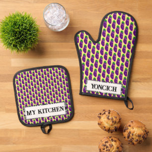 Surprised Eggplant by Kenneth Yoncich Oven Mitt & Pot Holder Set