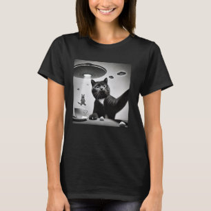 Surprised Scared Cat Selfie Ufo Funny Cat Selfie T-Shirt