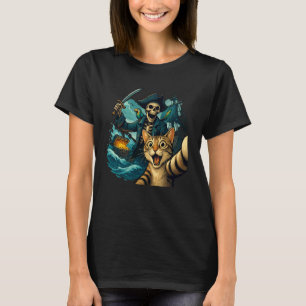 Surprised Scared Cat Selfie With Skeleton Pirate K T-Shirt