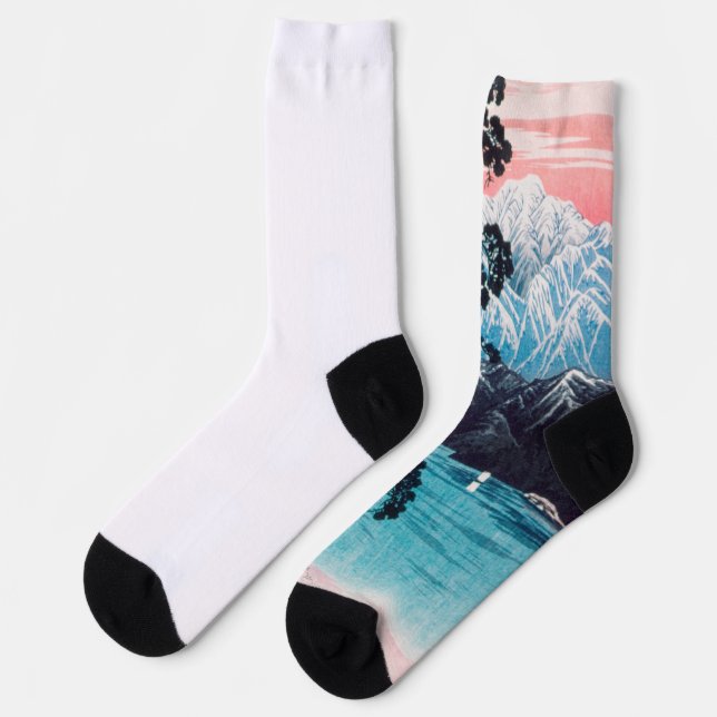 Sustainable Premium Crew Socks - Lingering Snow (Left)