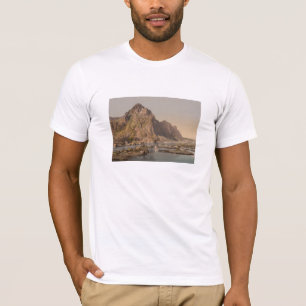 Svolvaer, Lofoten, Nord-Norge, Norway T-Shirt