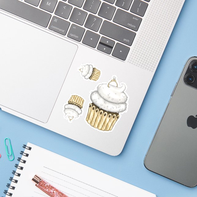 Sweet Engagement Cupcake (Laptop w/ iPhone)
