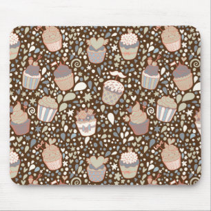 Sweet  pattern made of tasty cupcakes mouse mat