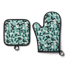 SWEET PEA FLOWERS IN TEAL