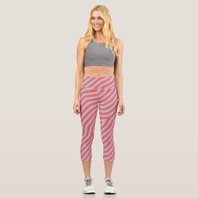 Symmetric diagonal stripes background 5 capri leggings (Front)