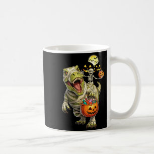 T-Rex Halloween y Ghost Skeleton Riding Mummy Coffee Mug