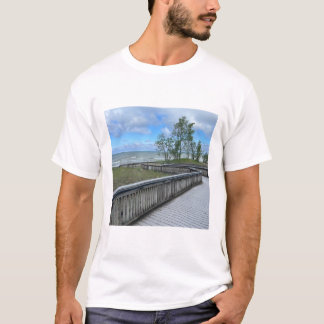 T-Shirt with beautiful view of the Ocean