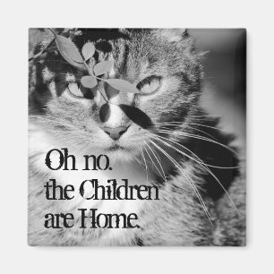 Tabby Cat Hiding "Oh no,the Children are Home" Ma Magnet