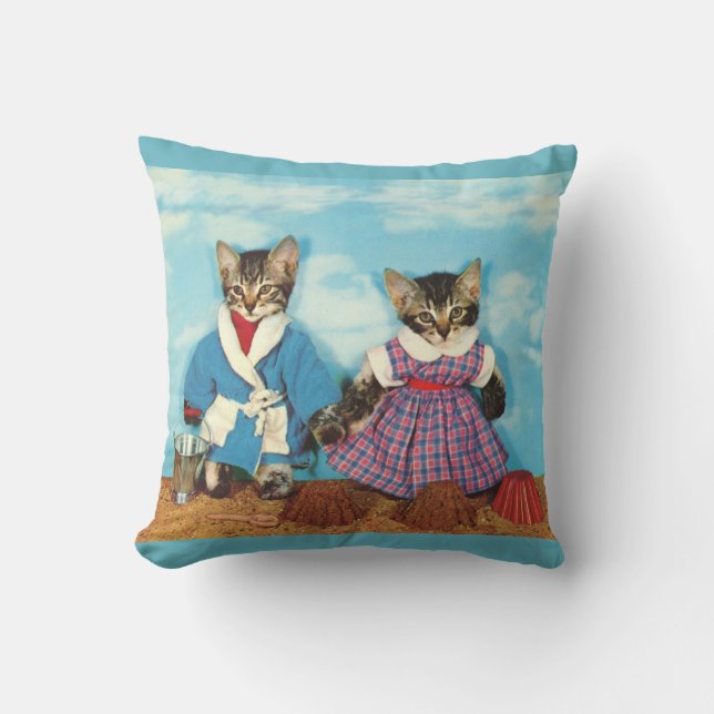 tabby kittens on the beach cushion (Front)