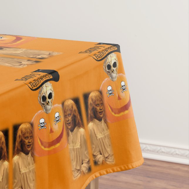 Tablecloth Halloween (In Situ)