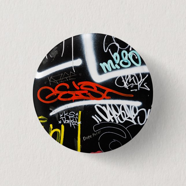 tagged 3 cm round badge (Front)