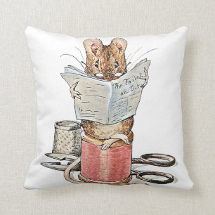 Tailor Mouse on Spool of Thread Cushion