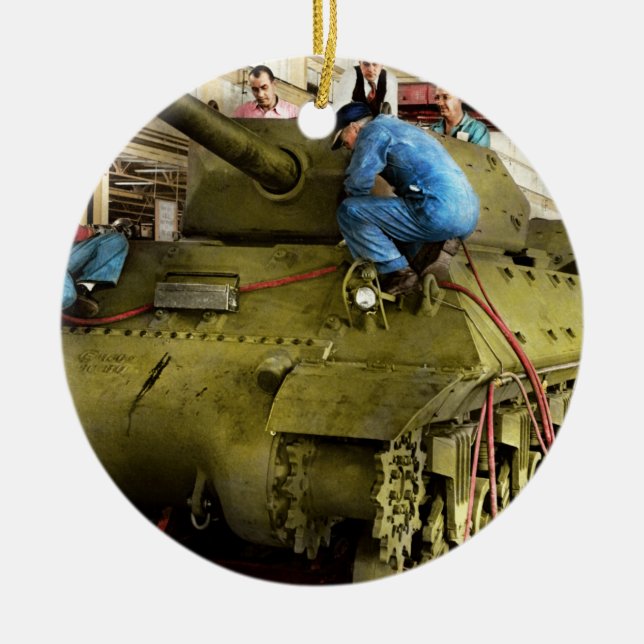 Tank - Factory - Tanks for understanding 1943 Ceramic Tree Decoration (Front)