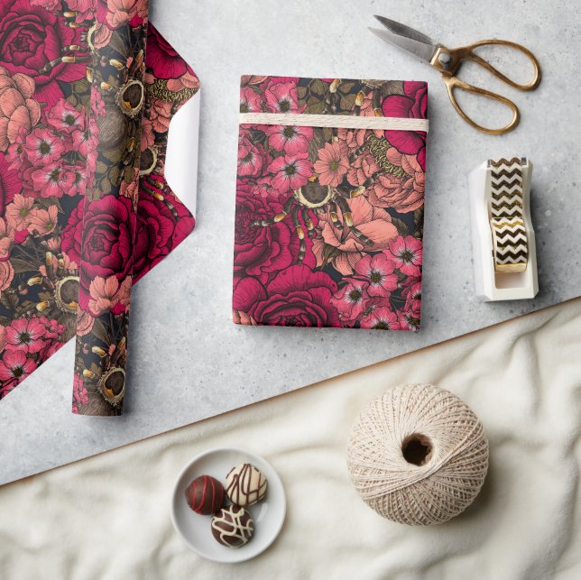 Tarantula garden 4 wrapping paper (Crafts)