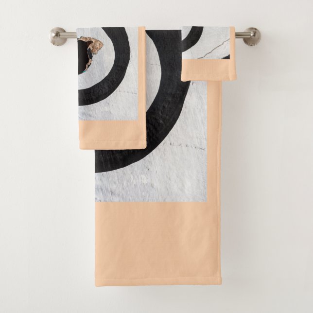 target tears up bath towel set (Insitu)