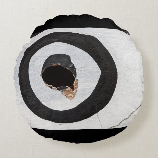 target tears up round cushion (Front)