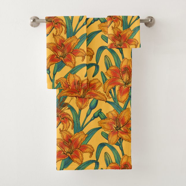 Tawny daylily flowers, blue and yellow bath towel set (Insitu)
