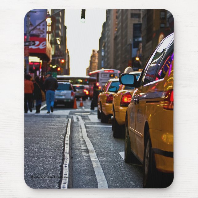 Taxi Line-up in NYC, Photo By: Joe Dantone Mouse Mat (Front)