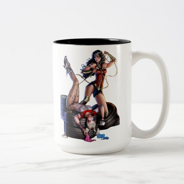 TAZA HARLEY QUINN Y MUJER MARAVILLA Two-Tone COFFEE MUG (Right)