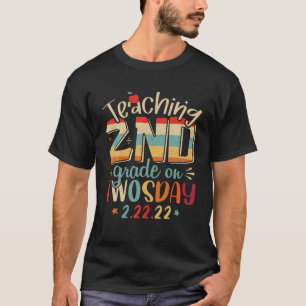 Teaching 2Nd Grade On Twosday 2022 Cute 2-22-22 Te T-Shirt