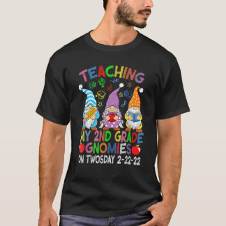 Teaching 2Nd Grade On Twosday 22Nd 2022 100 Day Gn T-Shirt