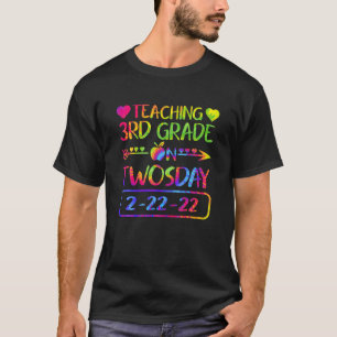 Teaching 3Rd Grade On Twosday 2-22-22 22Nd Februar T-Shirt