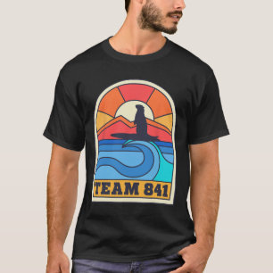 Team 841 Otter Surfing California Beach Funny Retr T-Shirt