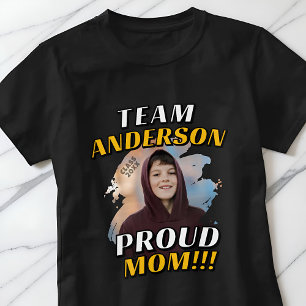 Team [Last Name] Proud Mom Graduation Photo T-Shirt
