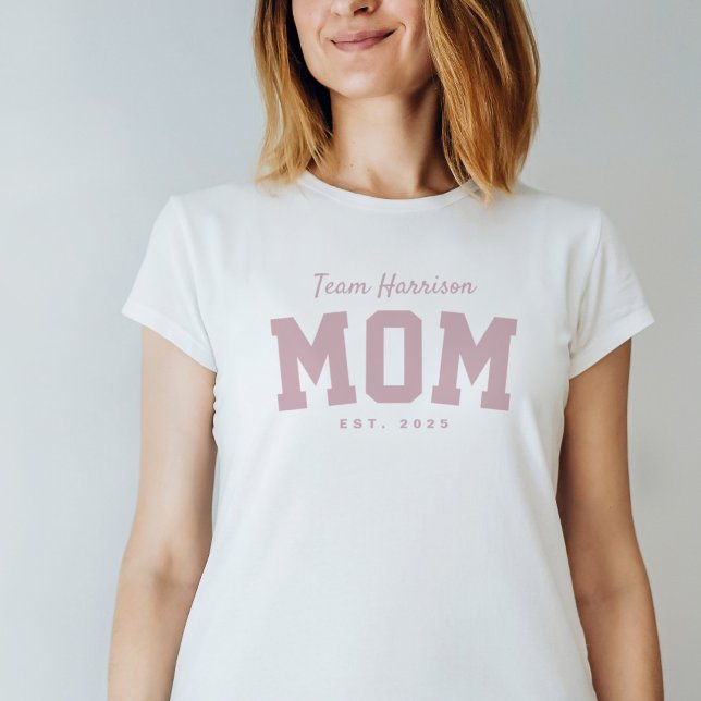 Team mum cute simple personalised pink T-Shirt (Creator Uploaded)